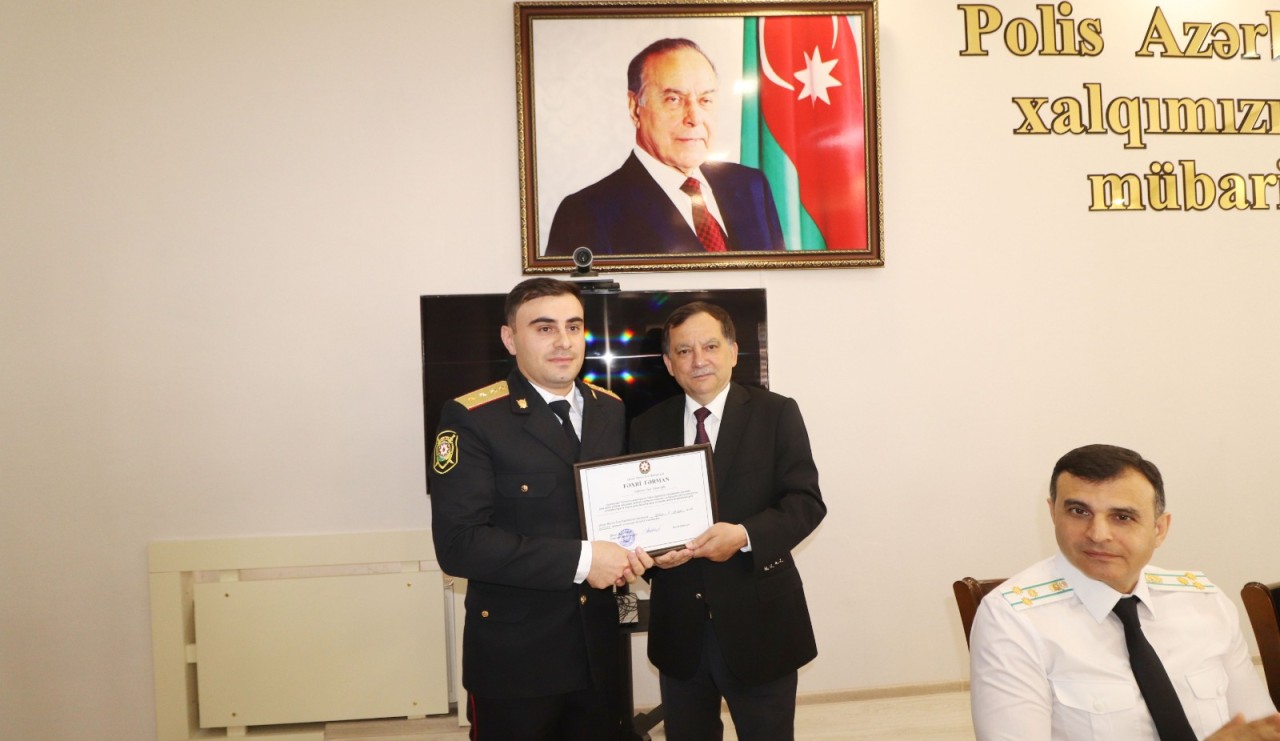 Qazaxda icra başçısı polis əməkdaşlarını Fəxri Fərmanla təltif etdi - FOTOLAR